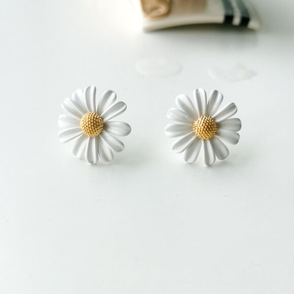 Kate Spade Into The Bloom Gold White Stud Earrings - Picture 3 of 4